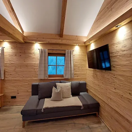 Huette Neuhaus بيت للعطل *